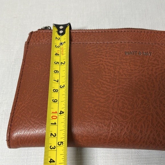 MATT & NAT Brown Wallet. Timeless Design. LARGE - Picture 6 of 11